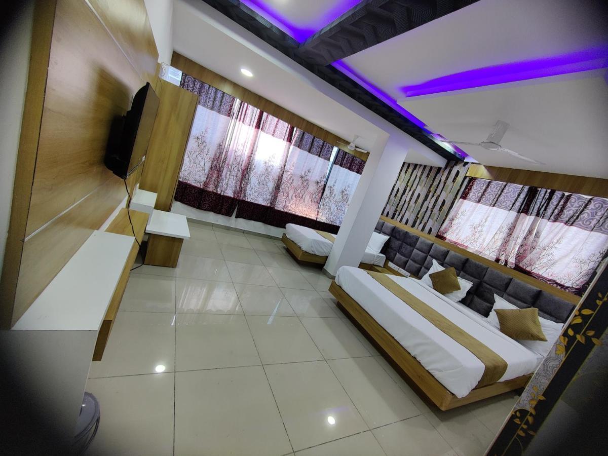 Hotel Rudra Palace Anand Exterior photo