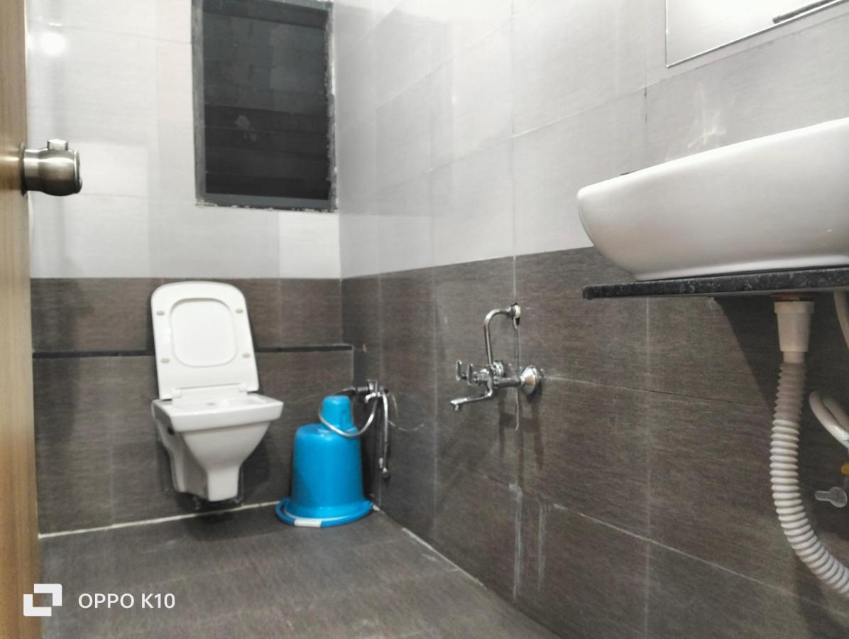 Hotel Rudra Palace Anand Exterior photo