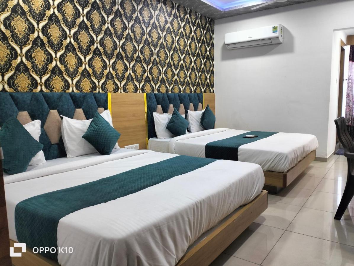 Hotel Rudra Palace Anand Exterior photo